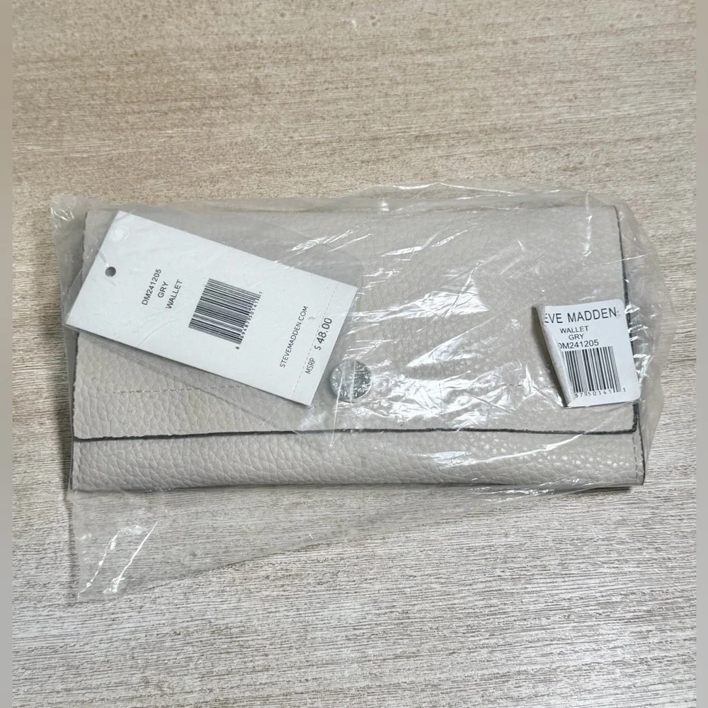 NWT Steve Madden Wallet Brandie Style Cream Grey Pebble Women Brand New